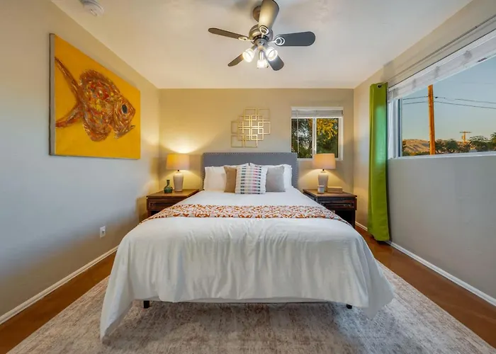 Central, 4 Bedroom 2 Ba, Fire Pit, Fenced Backyard * Tucson